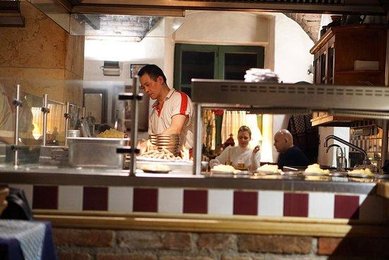 Bratwurstherzl Am Viktualienmarkt